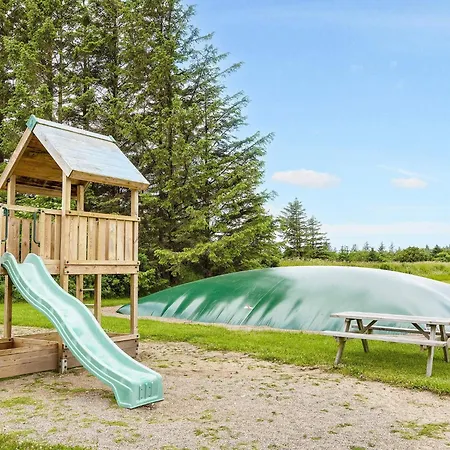 6 Person On A In 度假居 *